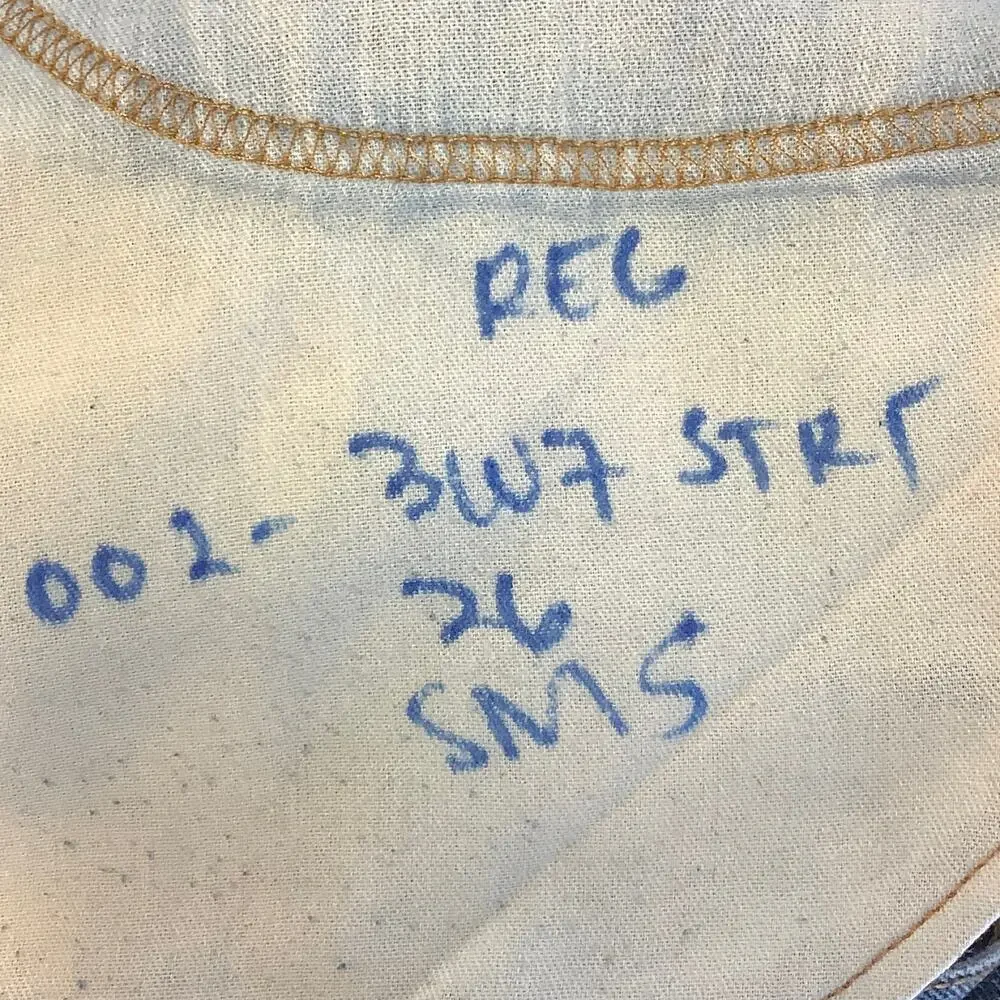 RE/Done Levi's Women's 26 Dark Blue Wash Straight Leg Jeans MSRP $350 G15-2